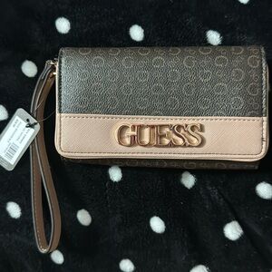 Guess medium wallet ACCEPT OFFERS